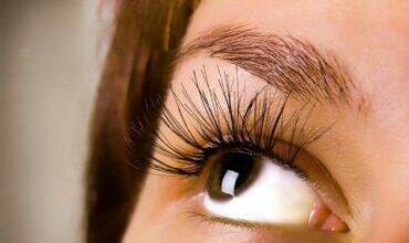 Eyelash Extensions: The Beauty Trend with Hidden Risks 